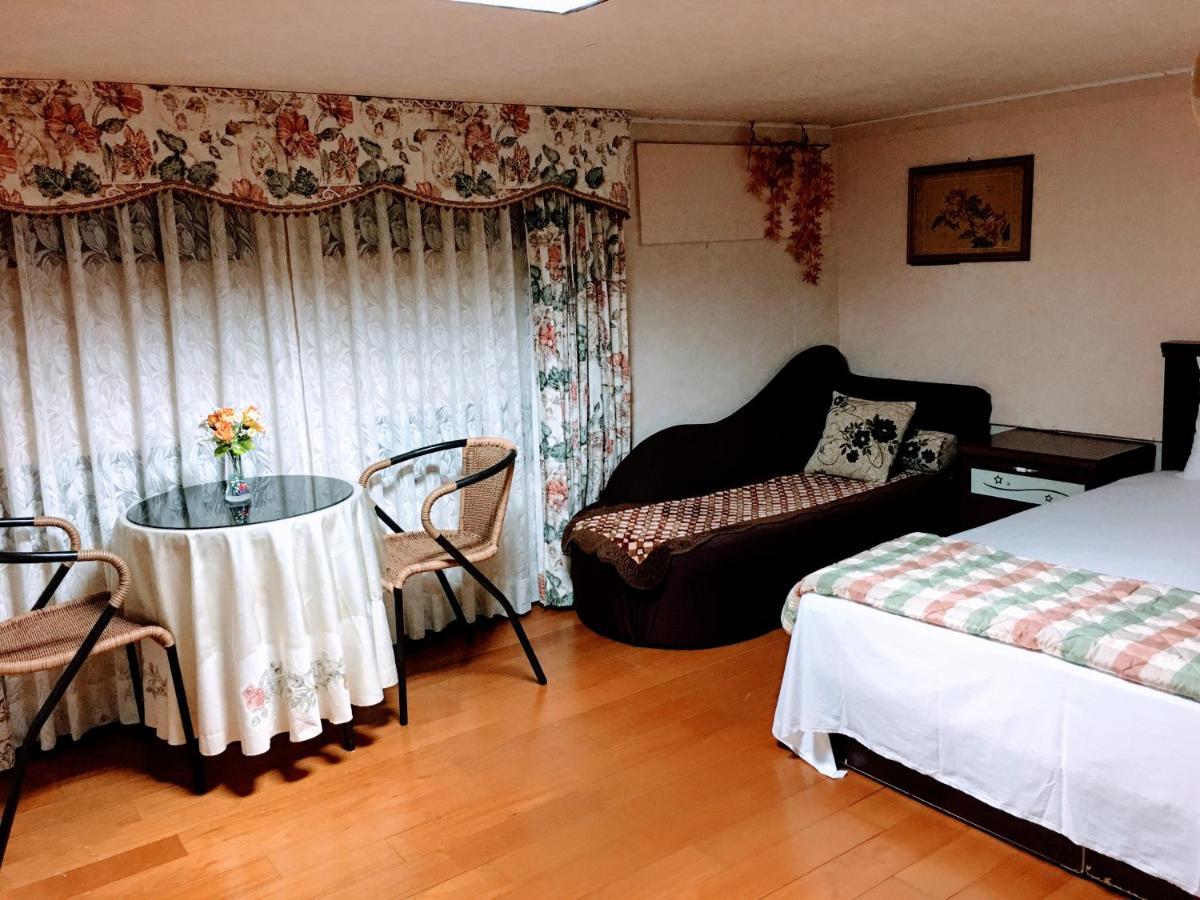Chulu Wenxin Xiao Zhan Homestay ภายนอก รูปภาพ